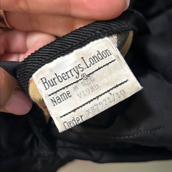 Burberry Black Quilted Women's Barn Jacket - Picture 8 of 8